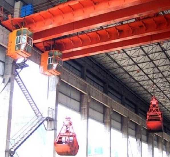 四繩抓斗作業現場